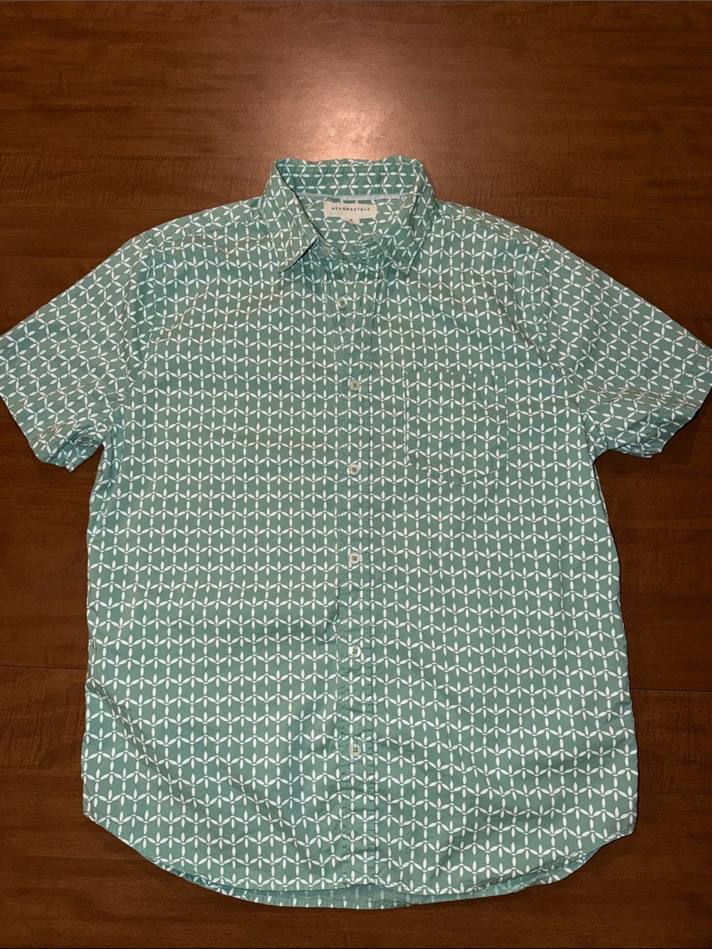 Aeropostale Light Green Short-Sleeve Geometric Print Button-Down Shirt